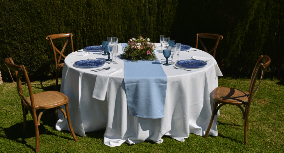 Alt Qué mobiliario alquilar para organizar una Comunión en Festivales del Sur