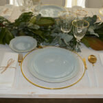 Alquiler de cristalería de colores para la organización de comuniones 2024